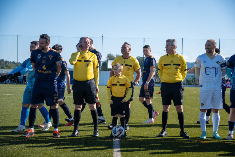 Martin homenageado em Carapeços Vilaça árbitro